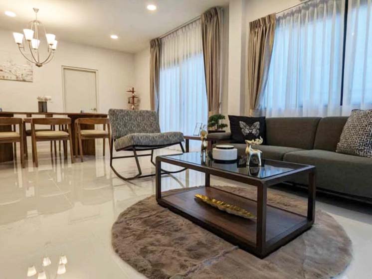 House with Shared Pool in Bangnatrad 